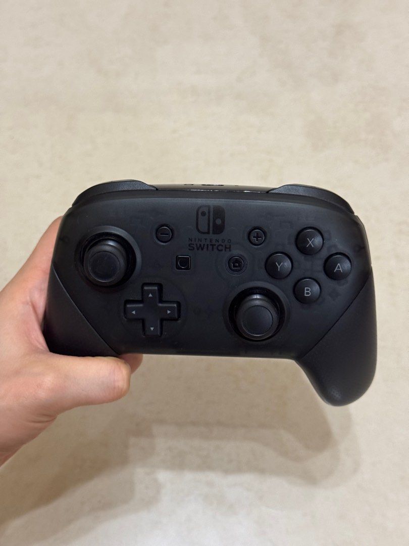 Nintendo Switch console / controller (Category: Nintendo) located in Kuala Lumpur. Submitted by akaibear (Listing ID 1409377708, Image 3). Description: Condition all good Seldom use, only used twice Prefer postage Includes original box .