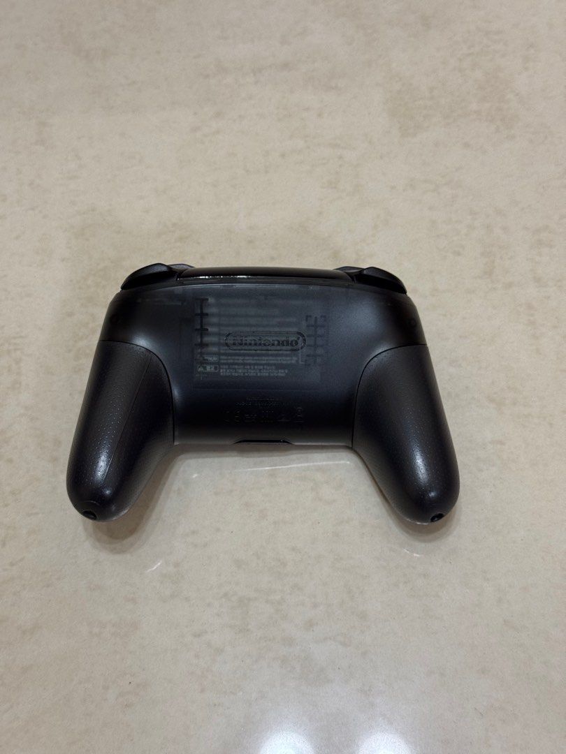 Nintendo Switch console / controller (Category: Nintendo) located in Kuala Lumpur. Submitted by akaibear (Listing ID 1409377708, Image 2). Description: Condition all good Seldom use, only used twice Prefer postage Includes original box .