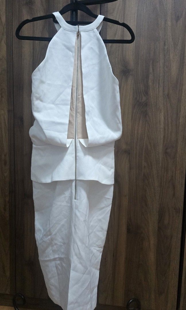 RAF White Sleeveless Dress (Category: Dresses) located in Manila. Submitted by stuff.gaming (Listing ID 1409309588, Image 2). Description: RAF White Sleveless Dress Can fit S-M frames Price still negotiable Shipping to be shouldered by buyer via J&T, Grab, & Lalamove.