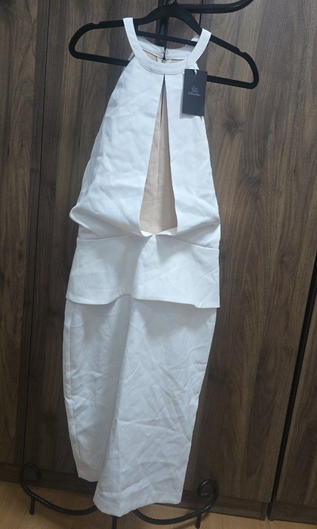 RAF White Sleeveless Dress (Category: Dresses) located in Manila. Submitted by stuff.gaming (Listing ID 1409309588, Image 1). Description: RAF White Sleveless Dress Can fit S-M frames Price still negotiable Shipping to be shouldered by buyer via J&T, Grab, & Lalamove.
