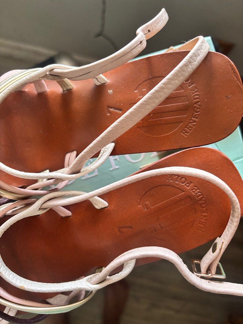 renegade folk good times heels (Category: Heels) located in Paranaque City. Submitted by lovedbydevi (Listing ID 1409421269, Image 3). Description: blush mix color size 7 with og box.