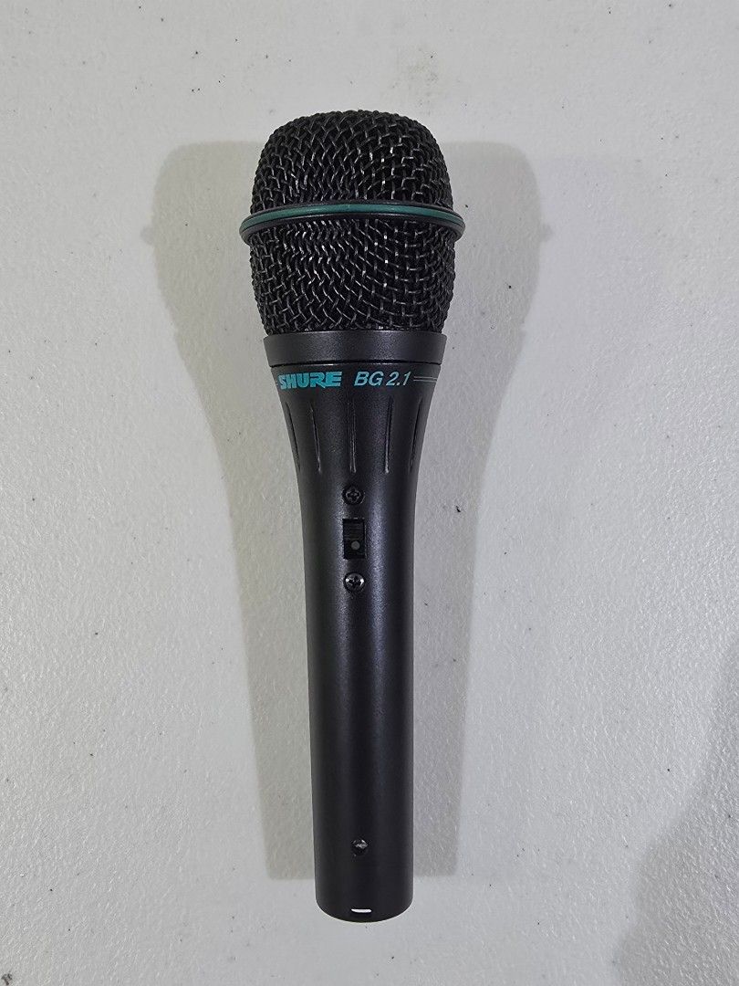 Shure BG 2.1 Microphone (Category: Microphones) located in Quezon City. Submitted by travelali (Listing ID 1409367714, Image 1). Description: With pouch and case No dents/scratches, good sound quality Gcash payment Pick up from Grace Park, Caloocan or Tomas Morato Area .