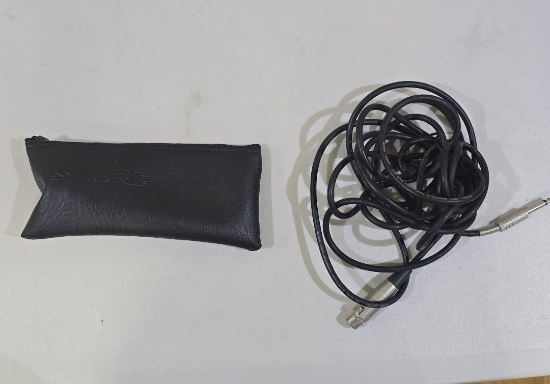 Shure BG 2.1 Microphone (Category: Microphones) located in Quezon City. Submitted by travelali (Listing ID 1409367714, Image 2). Description: With pouch and case No dents/scratches, good sound quality Gcash payment Pick up from Grace Park, Caloocan or Tomas Morato Area .
