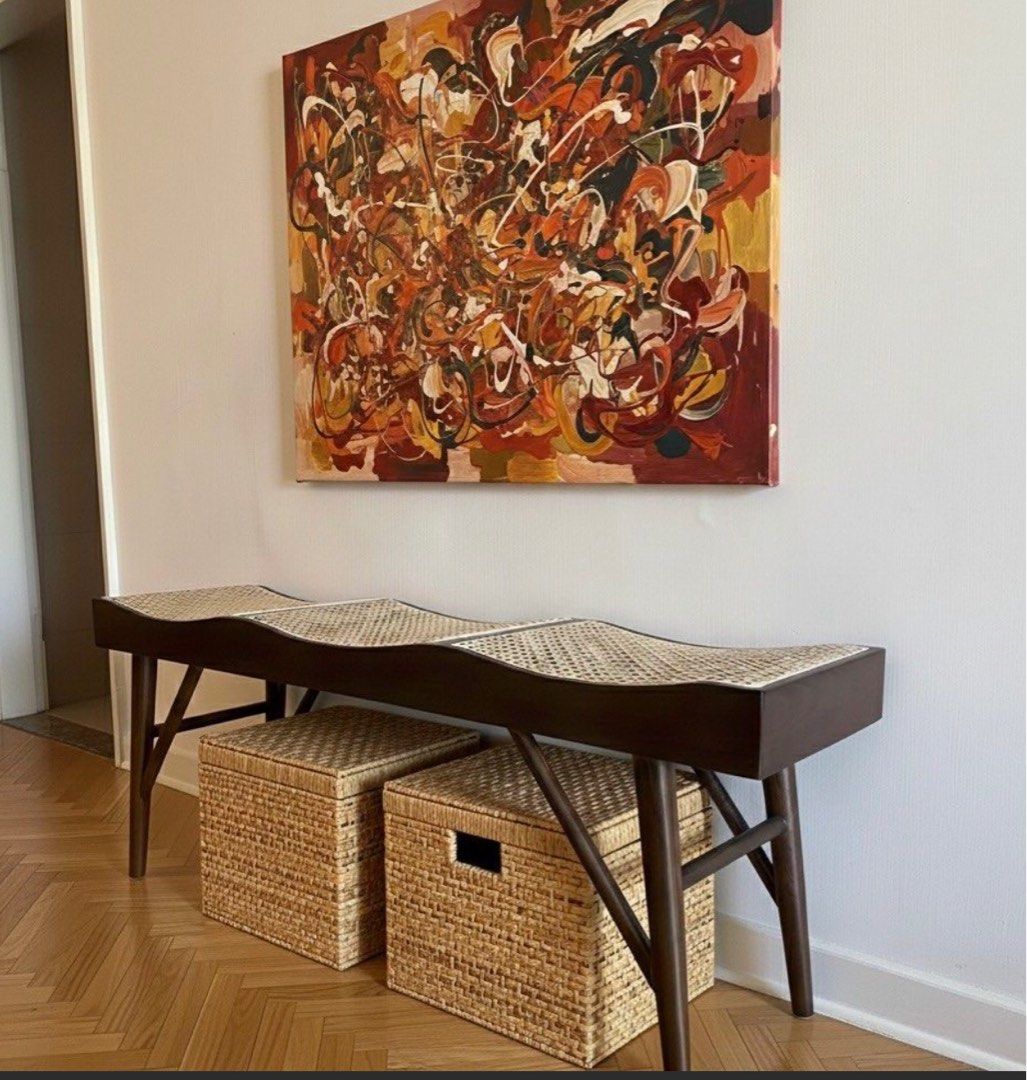 Solid wood bench brand new （分類：椅子）位於 Hong Kong。 由 juliabbb 提交（商品編號 1409289264，圖片 1）。簡介： Stylish bench with a dark wood frame and a woven seat.。