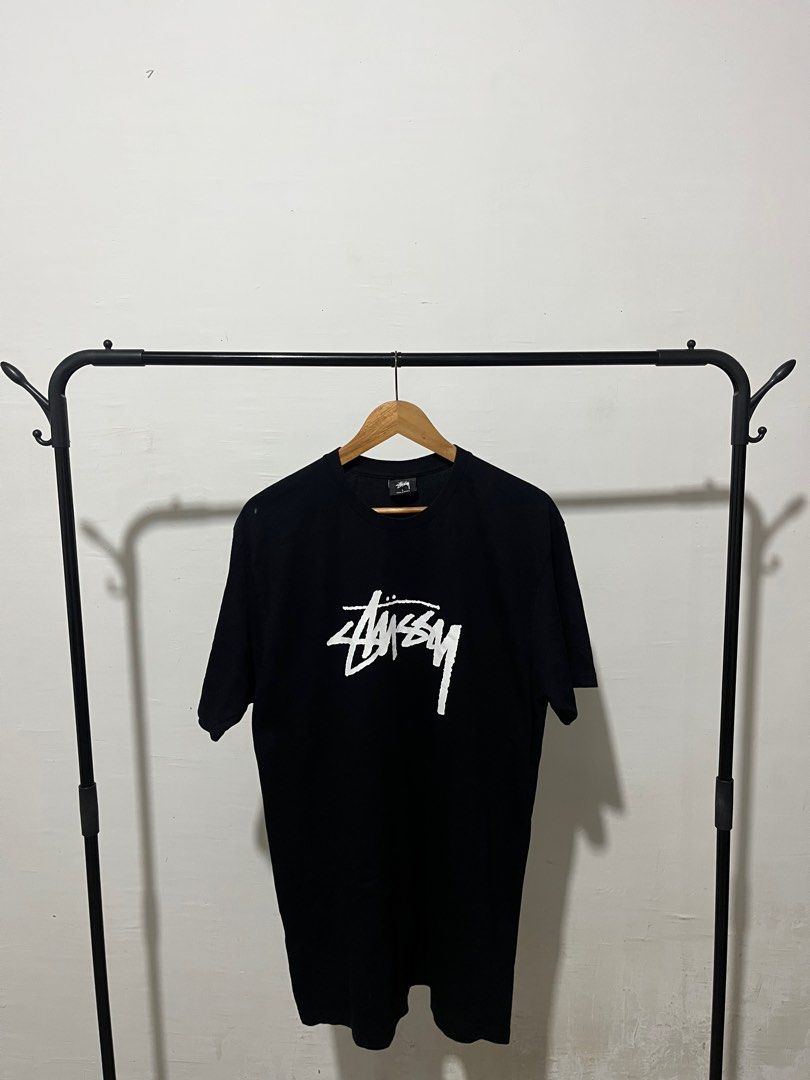 Stussy Tee (Category: Tshirts & Polo Shirts ) located in Calumpit. Submitted by Essentiality (Listing ID 1409361216, Image 2). Description: Stussy Tee Size Large W - 21 L - 32 Excellent Condition 1500.