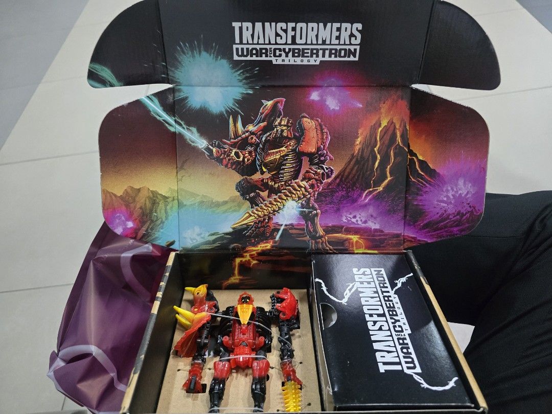 Transformers (Category: Toy Figures) located in Singapore. Submitted by 123hobby (Listing ID 1409407668, Image 1). Description: open to check look brand new.