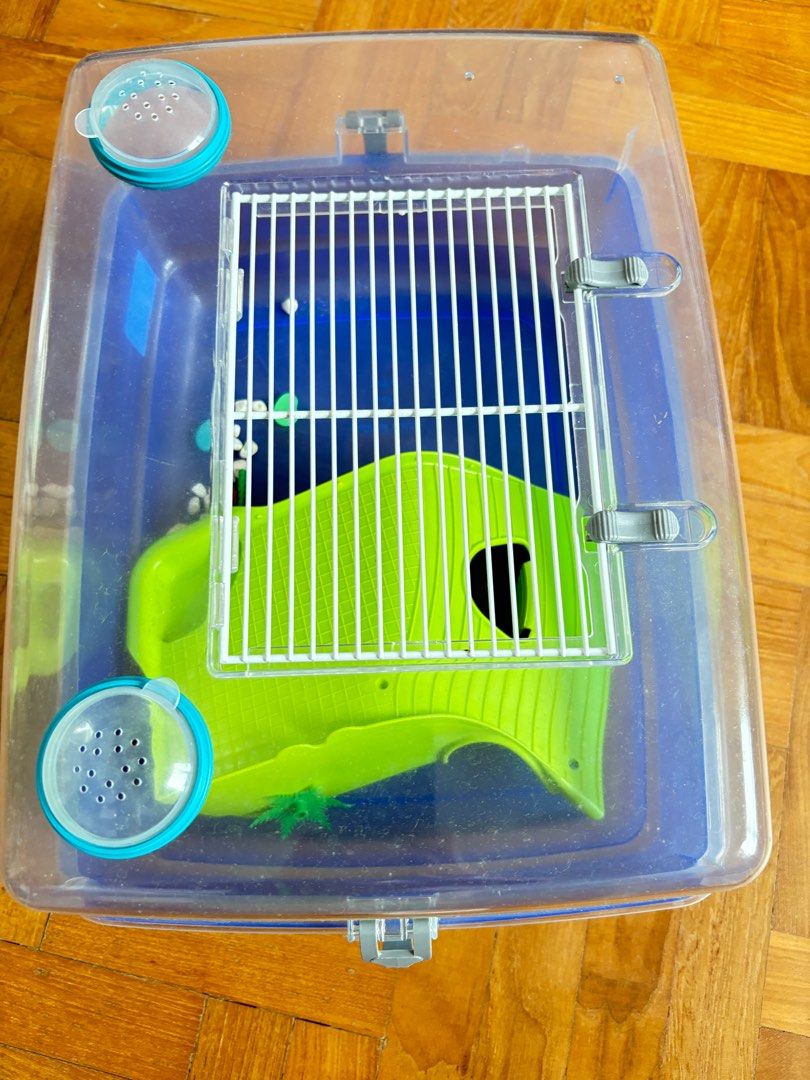 Turtle container (Category: Homes & Other Pet Accessories) located in Singapore. Submitted by buenayan (Listing ID 1409307348, Image 1). Description: .