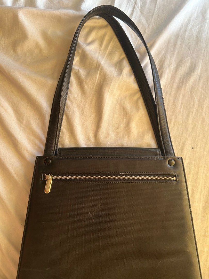 Valentino Garavani bag (Category: Luxury Bags & Wallets) located in Pasig City. Submitted by ce_16 (Listing ID 1409349982, Image 2). Description: rfs: doesnt use anymore original.