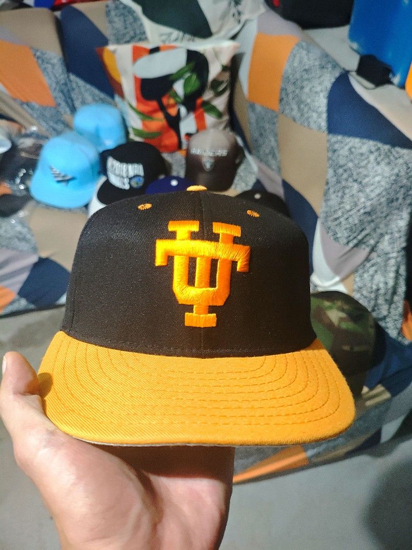 Vintage Pro-line closed cap size 7 (Category: Caps & Hats) located in Manila. Submitted by authenticeraph (Listing ID 1278560484, Image 1). Description: vintage cap crispy condition color rate 9.5/10 pm for details bagong seller lang po ako sa carousel pero you can search page on Fb authentic era cap and apparel.
