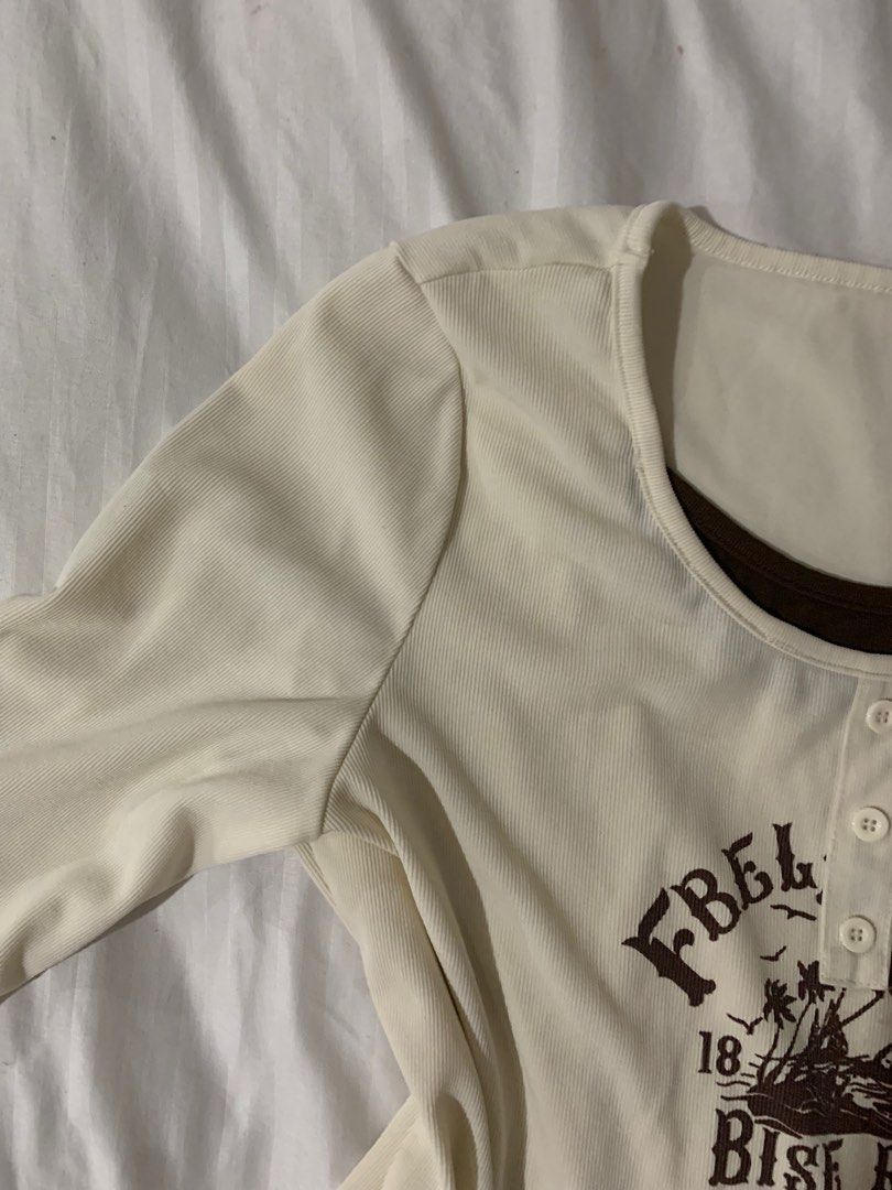 Y2K Hourglass Shaped Thrifted Longsleeves (Category: Longsleeves) located in San Pedro. Submitted by mlbdll (Listing ID 1409408239, Image 1). Description: LOVE THIS ONEEEEE super cute style and color, as well as overall shape! Fabric is good and little to no flaws 🙏🏻 Best fit M-L! Rfs: Not my style anymore lol pero i still love this piece nonetheless PM me for more deets!.