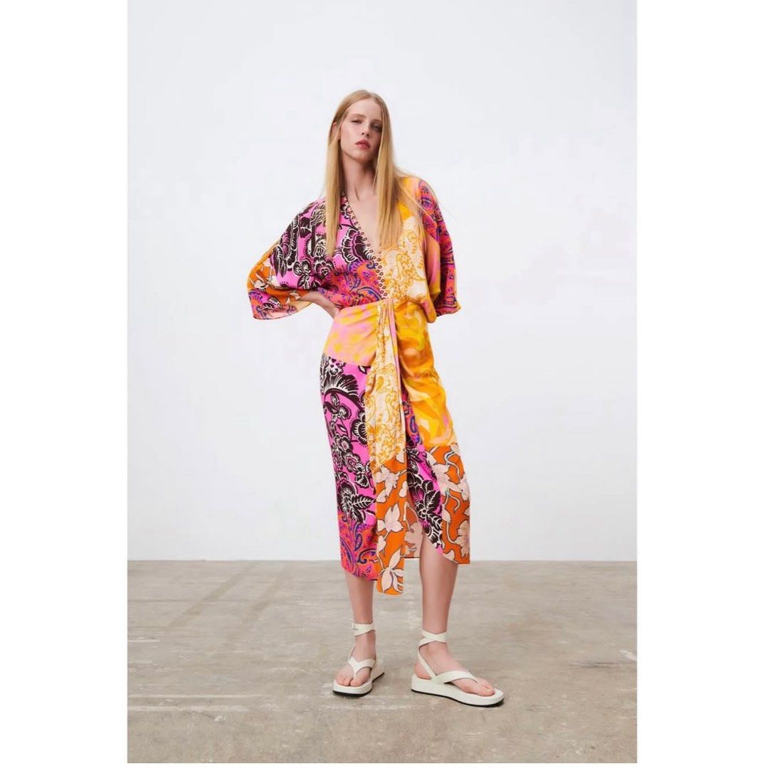 ZARA floral patchwork beaded kaftan dress (Category: Dresses) located in Santiago. Submitted by dobongsoon (Listing ID 1409429390, Image 1). Description: .