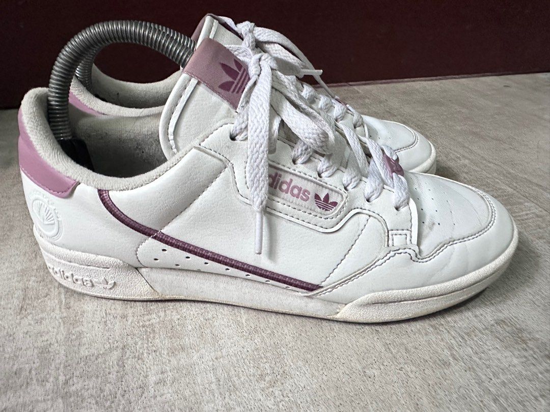 Adidas continental (Category: Sneakers) located in Makati City. Submitted by robitusssinpapi (Listing ID 1409478456, Image 2). Description: Complete with box 7.5 us womens Negotiable 24.5 cm.