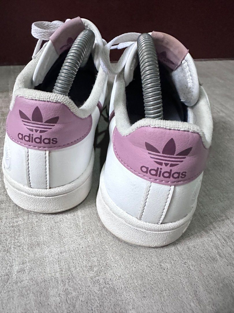 Adidas continental (Category: Sneakers) located in Makati City. Submitted by robitusssinpapi (Listing ID 1409478456, Image 3). Description: Complete with box 7.5 us womens Negotiable 24.5 cm.