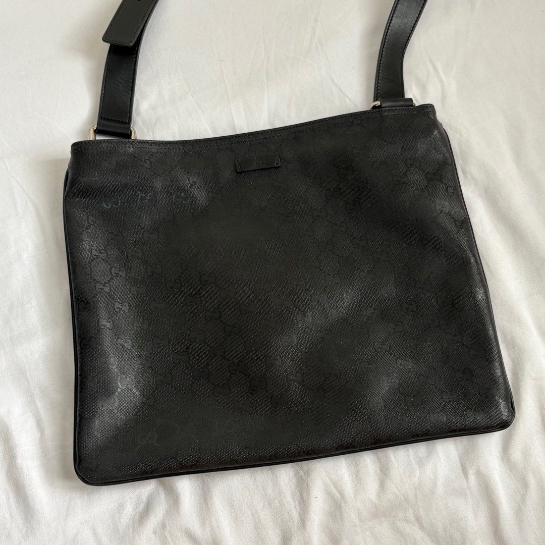 SALE❗️Authentic Gucci Imprime Messenger Bag (Category: Luxury Bags & Wallets) located in Manila. Submitted by snatchmybag (Listing ID 1409528711, Image 1). Description: .