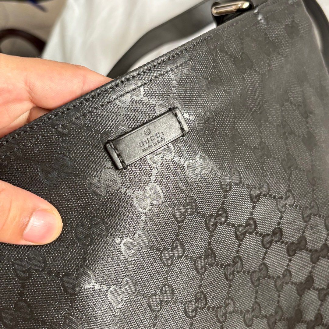 SALE❗️Authentic Gucci Imprime Messenger Bag (Category: Luxury Bags & Wallets) located in Manila. Submitted by snatchmybag (Listing ID 1409528711, Image 3). Description: .