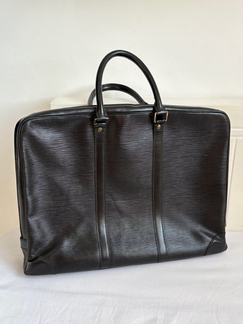 CLEARANCE ❗️Authentic Louis Vuitton Epi Porte Documents Bag (Category: Luxury Bags & Wallets) located in Manila. Submitted by snatchmybag (Listing ID 1409529015, Image 3). Description: .