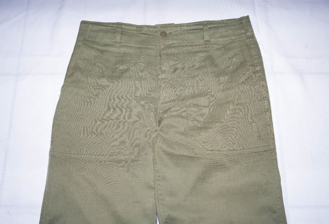 Baker Pants Herringbone size 33 (Category: Jeans) located in Valenzuela. Submitted by alfeopaulramos7490 (Listing ID 1409591580, Image 2). Description: FOR SALE! Baker Pants P1499 ONLY +sf No issue Korean brand cut tag Dimension: Length 39.5 Width 33 Inseam 29.5 Hem 9 Thigh 10 Valenzuela Location .