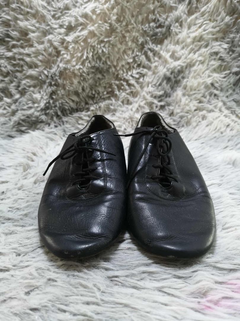Black leather Ballroom Dance Shoes (Category: Other Sports Equipment and Supplies) located in Santa Cruz. Submitted by jmy_surplus.2 (Listing ID 1409582048, Image 2). Description: Size ; 26cm Color ; Black Type ; Ballroom Dance Shoes Brand ; No brand Material ; Leather Style ; Leather Ballroom Dance Shoes LR 102 JMY 4 Batch #174.