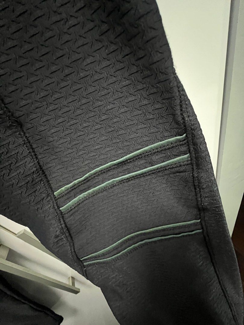 Black Leggings Full-Length 3XL (Category: Activewear) located in Quezon City. Submitted by declutter.qcmnl (Listing ID 1409531422, Image 2). Description: 💛Pre-loved activewear 💛Can provide more pictures if you are at least 80-90% sure in purchasing 💛Brand: Pink Salmon 💛Size: 3XL (Waist 46-49inches, Hips 46-49inches) MOP: BPI, GCash, Maya MOD: Grab/Lalamove if within or Quezon City / Gogo Express (No meet-ups) ✅Please transact only if you are 