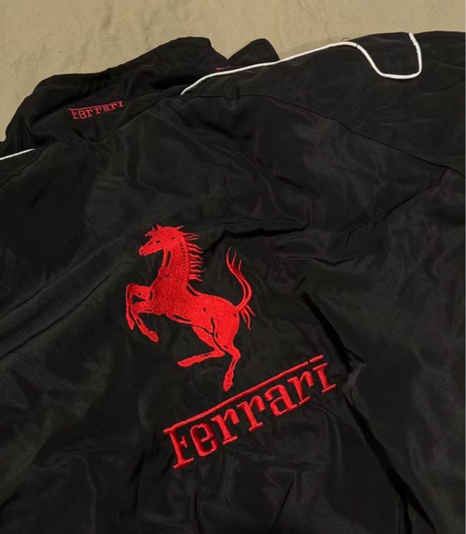 Buffer Ferrari Jacket (Category: Activewear) located in Bangi. Submitted by threadtheorypit (Listing ID 1409589036, Image 2). Description: 🏁 Buffer F1 Jacket Edition 2025 ✔️ Polyster Material soft ✔️ Unisex ✔️ Pm size 📦 Free Postage Selfpickup Bangi ✅ trusted seller ✅ mencari serious buyer dan bukan joy 💬Berminat boleh pm cepat !!!! Kosong1tujuh3lapan7enam34satu.