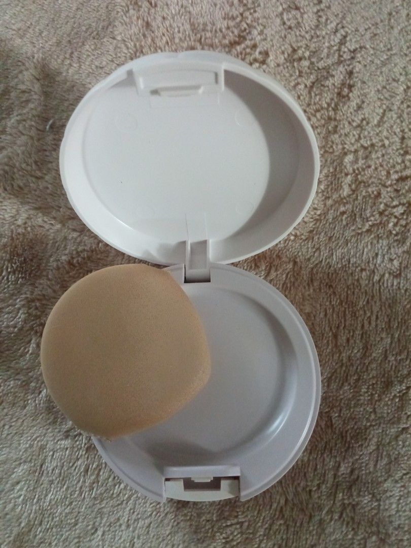 Can Make Luminous Luna Pact (Category: Makeup) located in Quezon City. Submitted by aplingaling (Listing ID 1409500030, Image 2). Description: Tested Only .. clean and ref stored..
