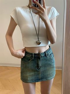 (Category: ) located in . Submitted by mostlybrandnewclothes (Listing ID 1409526350, Image 1). Description: .