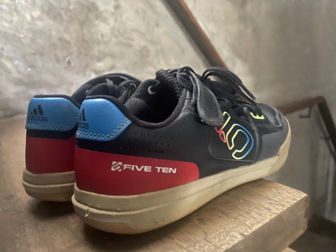 Five Ten Adidas Cycling Shoes (Category: Bicycles) located in Cavite. Submitted by majacab (Listing ID 1409455307, Image 2). Description: - Five Ten Adidas cycling shoes - Color: Black, red, and blue - Closure: Velcro strap - No longer using - size: US 9.