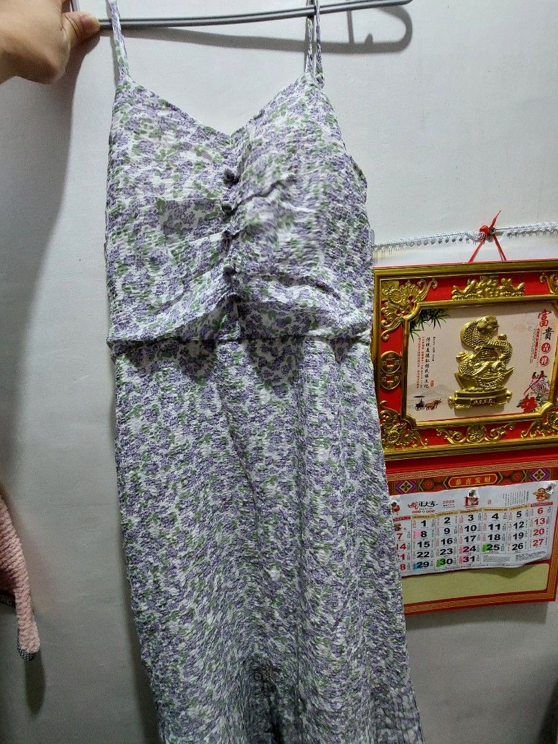 Floral Print Dress (Category: Dresses) located in Santa Rosa. Submitted by applefinds42 (Listing ID 1409542614, Image 1). Description: - Floral print dress - Colors: Purple and green on white - Fitted bodice - Thin straps - Lightweight fabric - Ideal for summer.