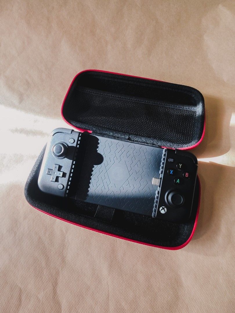 GameSir X2 Pro Mobile Gaming Controller | Midnight Black (Category: Controllers) located in Quezon City. Submitted by pewpierei101022 (Listing ID 1409437912, Image 1). Description: Gamesir X2 Pro Gaming Controller, Type C (Midnight Black) 1.5k Original price 2.2k Almost new RFS: Don't really use much Product link: https://ph.shp.ee/K8fK3Dp.