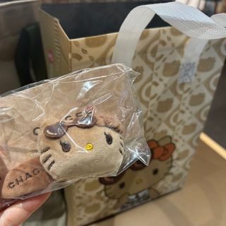 CHAGEE x Hello Kitty Snuggle Snap Hair Clip, Hobbies & Toys ...