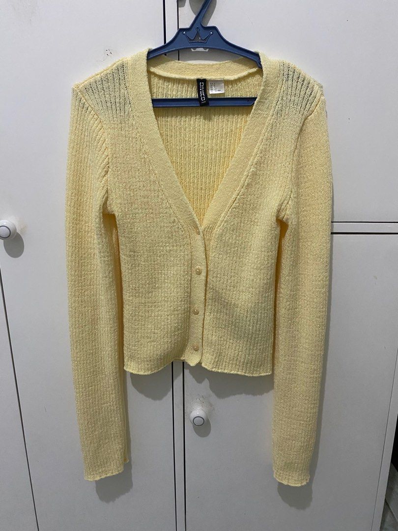 H&M Yellow Cardigan (Category: Coats, Jackets and Outerwear) located in Cainta. Submitted by bubblefaairy (Listing ID 1409571306, Image 1). Description: .