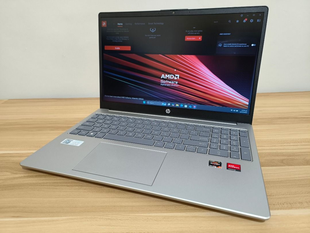 HP Laptop AMD Ryzen 5 7520u 8GB DDR5 512GB SSD Radeon Graphics FHD ...