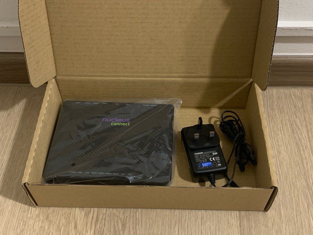 Huawei modem (Category: Networking) located in Singapore. Submitted by just_t (Listing ID 1409525906, Image 2). Description: Huawei EchoLife HG8240H GPON Terminal.
