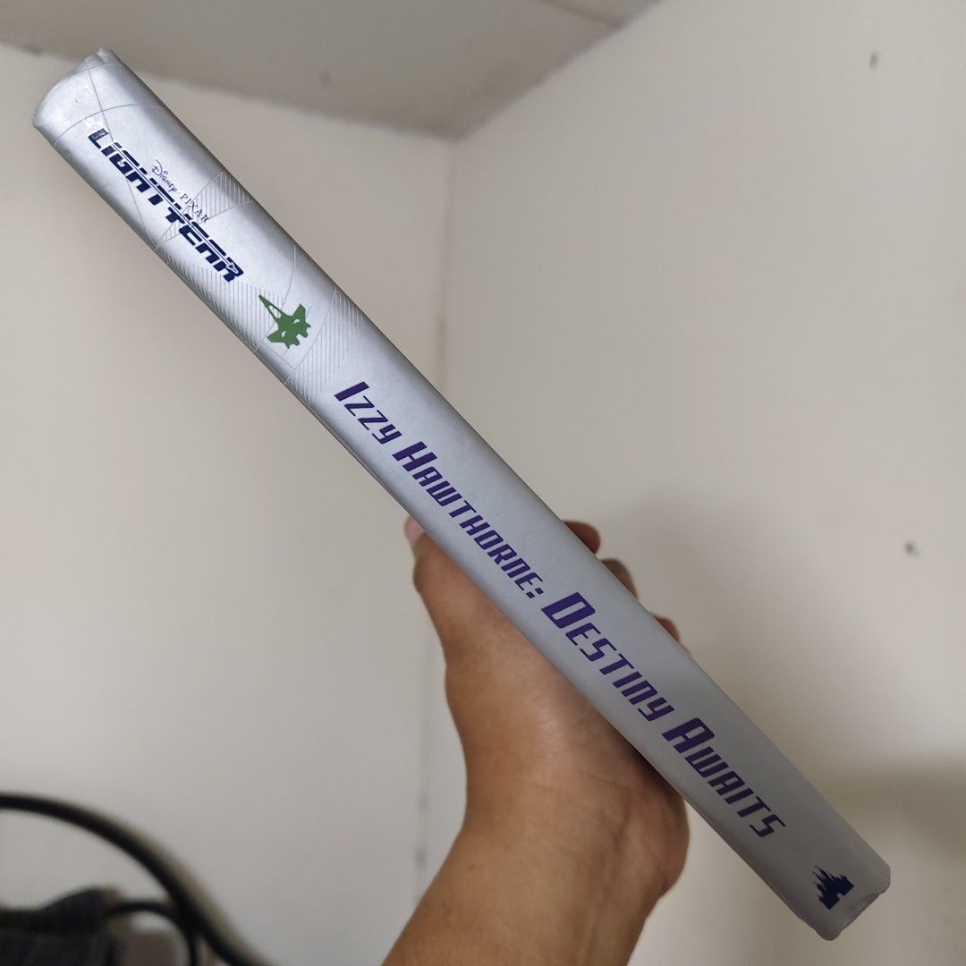 IZZY HAWTHORNE: DESTINY AWAITS by Bethany Baptiste (Category: Storybooks) located in Marikina City. Submitted by book.san_mo (Listing ID 1409563019, Image 3). Description: Genre: Science Fix Goodreads Rating: 4.12 ⭐ US Edition - 2022 | HB Marikina City.