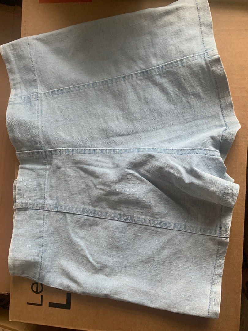 Latina Denim Shorts - Size M (Category: Shorts) located in Malabon City. Submitted by vewonica (Listing ID 1409520536, Image 3). Description: - Latina light blue denim shorts - High-waisted design - Button and zipper closure - Classic five-pocket style - Size M - Fabric: 95% cotton, 5% polyurethane - Comfortable fit - Great for casual wear.