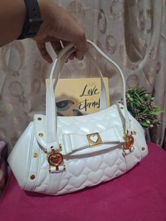 (Category: ) located in . Submitted by she_prelovedbagsfromkorea (Listing ID 1409550744, Image 1). Description: .