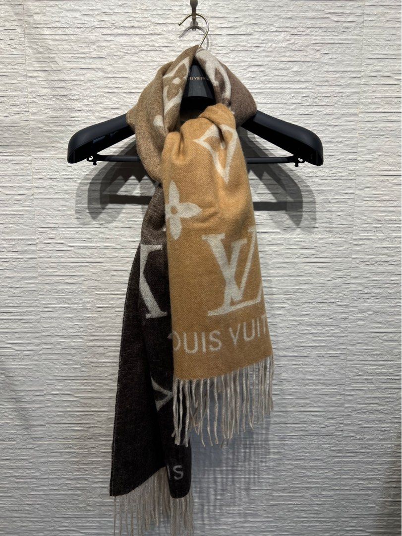 ⚜️LV - Reykjavik Gradient Scarf (Category: Luxury Accessories) located in Makati City. Submitted by 90sangel (Listing ID 1409563989, Image 2). Description: •Item: LV Reykjavik Gradient Scarf 🤎⚜️ •Size: 74.8 x 17.7 inches (With tassels) Beige 100% cashmere Jacquard weave Gradient effect •Condition: Brand New condition, includes paperbag *12k PHP — comes complete with LV box, cards & paperbag. .