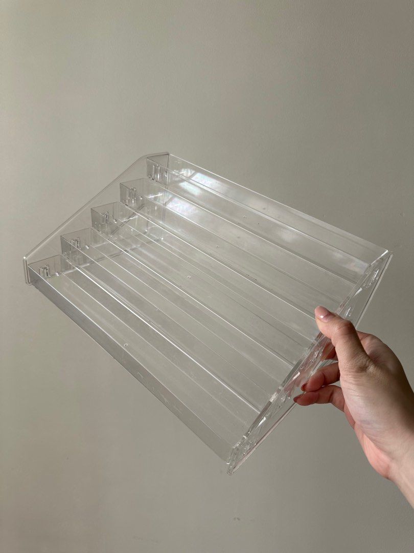 Makeup Shelf / Makeup Organizer (Category: Makeup) located in Pasay City. Submitted by leostash (Listing ID 1409446568, Image 2). Description: 📍Pasay 📦lalamove.