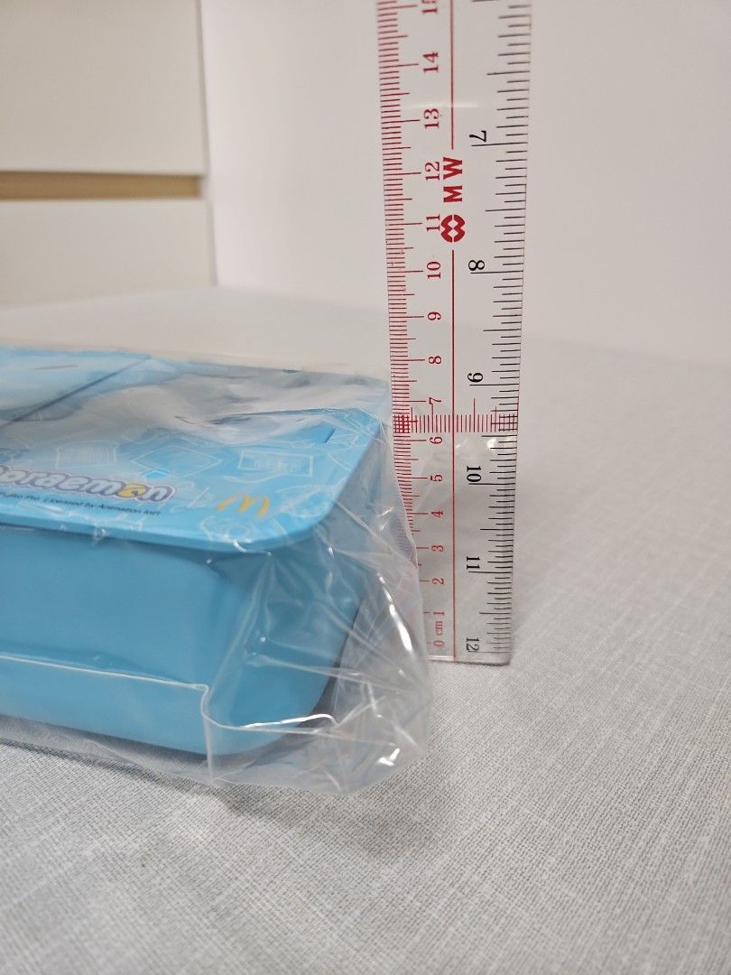 (全新)McDonald's 親子會多啦A夢食物盒 （分類：食物整理及儲存）位於 Hong Kong。 由 happinesst 提交（商品編號 1409438505，圖片 3）。簡介： 全新，有盒，未折袋 如一次過購買其他餐具，可以以$90任選3份。 其他餐具為: 1-MOOMIN玻璃水壺 2-Cinnamoroll茶具套裝 3-多啦A夢食物盒 4-雙層甜品架（無瑕疵個份) 歡迎查詢😃 歡迎查詢😃。