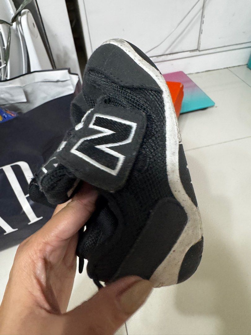 New Balance 515 Black Sneakers (Category: Sneakers) located in Las Pinas. Submitted by jomabeth (Listing ID 1409459538, Image 3). Description: .