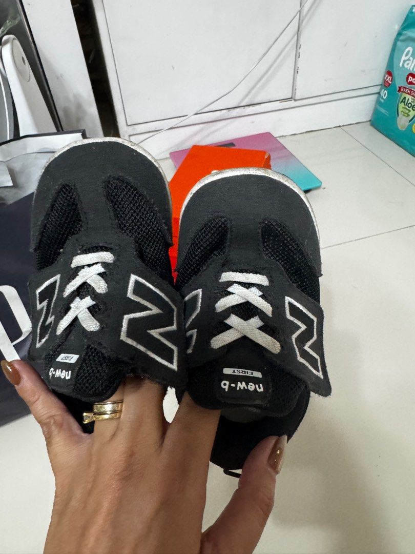 New Balance 515 Black Sneakers (Category: Sneakers) located in Las Pinas. Submitted by jomabeth (Listing ID 1409459538, Image 2). Description: .