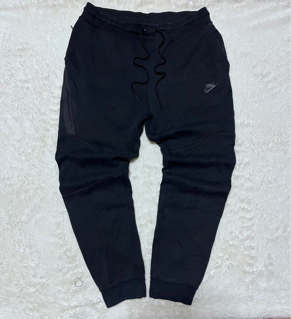 Nike techfleece sweat pants (Category: Joggers) located in Naga. Submitted by goodfinds_only.v1 (Listing ID 1409582202, Image 2). Description: FOR SALE 🔖NIKE TECHFLEECE Size:Large can fit meduim Dimes Waistline:31 up to 38(stretchable) Length:38 Color rate:10/10 As new condition No issue Dm me to purchased📩 Loc:Naga city bicol region.