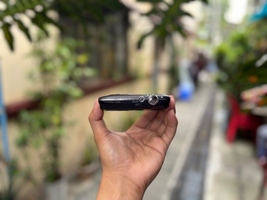 Nikon COOLPIX S2700 Digital Camera (Category: Cameras) located in Valenzuela. Submitted by alfeopaulramos7490 (Listing ID 1409473740, Image 3). Description: Nikon Coolpix S2700 16.0 megapixel P3,999 ONLY Market value: 8,999PHP INCLUSION: * nikon coolpix body * original nikon coolpix battery * original nikon coolpix wrist strap * original nikon coolpix cable * original nikon coolpix charger * original sandisk sd card 32gb * hard case ISSUE: • NEED