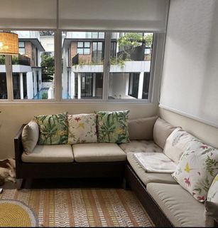 (Category: ) located in . Submitted by poojakh (Listing ID 1409456916, Image 1). Description: .