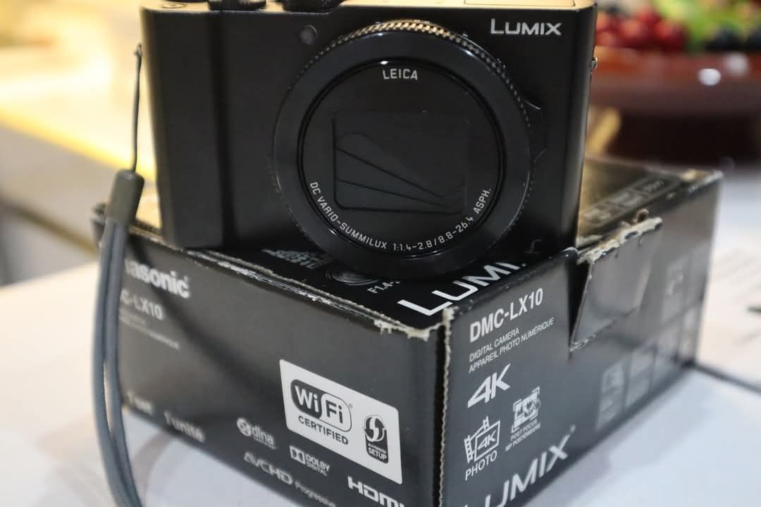 Panasonic Lumix DMC-LX10 4K Camera Complete set with Box (Category: Cameras) located in Davao. Submitted by 09099720111 (Listing ID 1409458916, Image 3). Description: High End Panasonic Lumix DMC-LX10 Pointa and Shoot Camera WIFI Ready with Tilt and Touch Screen ( 20.1MP, 4k Resolution and 1080p Full Hd DSLR Camera), For Only ₱32,990 Long Battery Life (Super Tagal Malowbat) Never been open or repair Good condition What you see in the picture is a