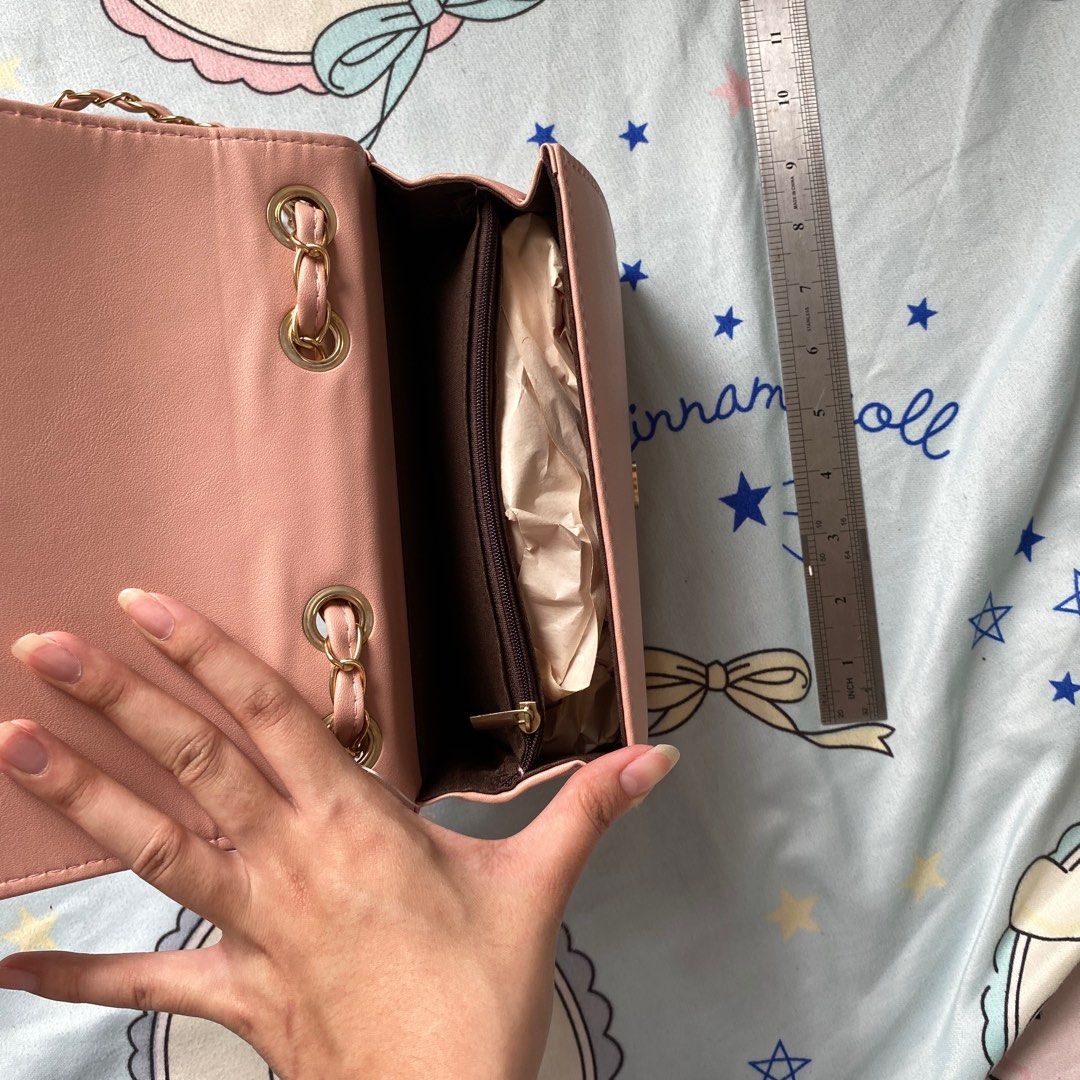 Pink Quilted Shoulder Bag with Gold Chain (Category: Shoulder Bags) located in Taguig. Submitted by anndefined (Listing ID 1409470643, Image 2). Description: - never used.