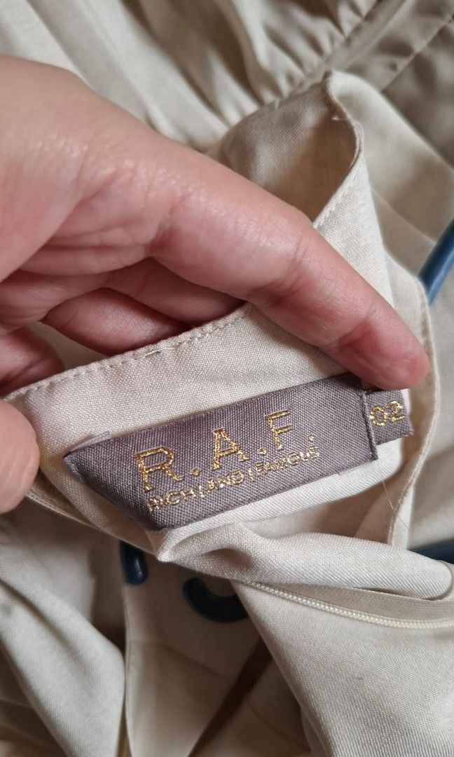 Plains and Prints dress (Category: Dresses) located in Marikina City. Submitted by everything4less (Listing ID 1409495731, Image 2). Description: Plains and Prints RAF dress good as bnew twice lamg nasuot ng daughter ko can fit medium-large slightly negotiable.