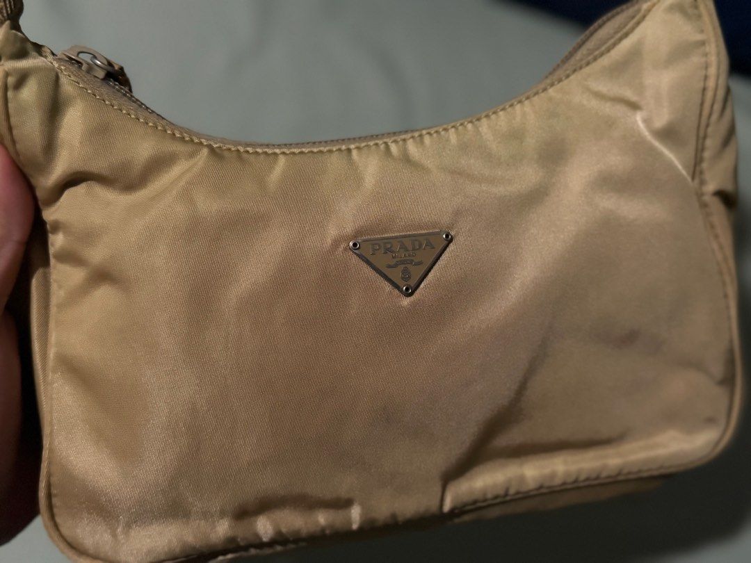 Prada Shoulder Bag (Category: Luxury Bags & Wallets) located in Munoz. Submitted by hakyl (Listing ID 1409490466, Image 3). Description: 100% original, lightly used rfs: hindi na nagagamit.