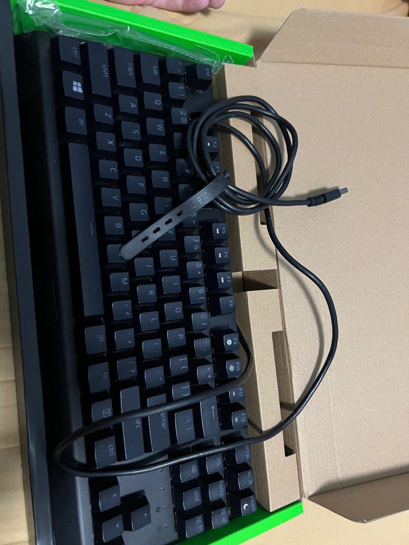RazerBlackwidow V3 Keyboard (Category: Computer Keyboard) located in Makati City. Submitted by kunbankun (Listing ID 1409540846, Image 3). Description: Selling my Razer Blackwidow V3 tenkeyless keyboard. Puchased last 2023. Good condition. Like new. Original. Issue: medjo nag lolong press yung output ng keys kahit one press lang. idk if issue siya or sa settings. .