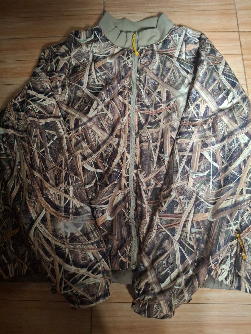 Realtree Puffer Jacket Browning (Category: Activewear) located in Manila. Submitted by thrifttowitzki (Listing ID 1409435480, Image 2). Description: 25.5 x 27 (relaxed) -puffer -authenthic.